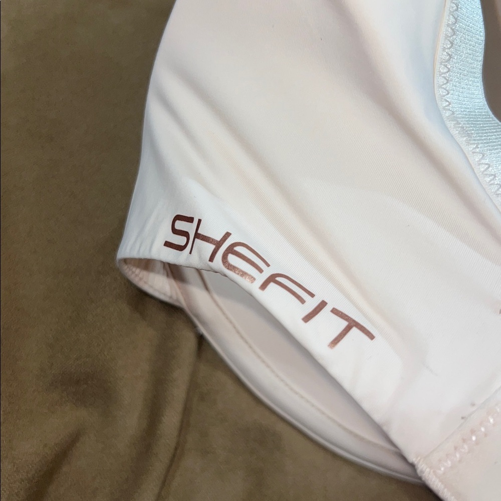 SHEFIT size 13 unconventional t-shirt bra #46